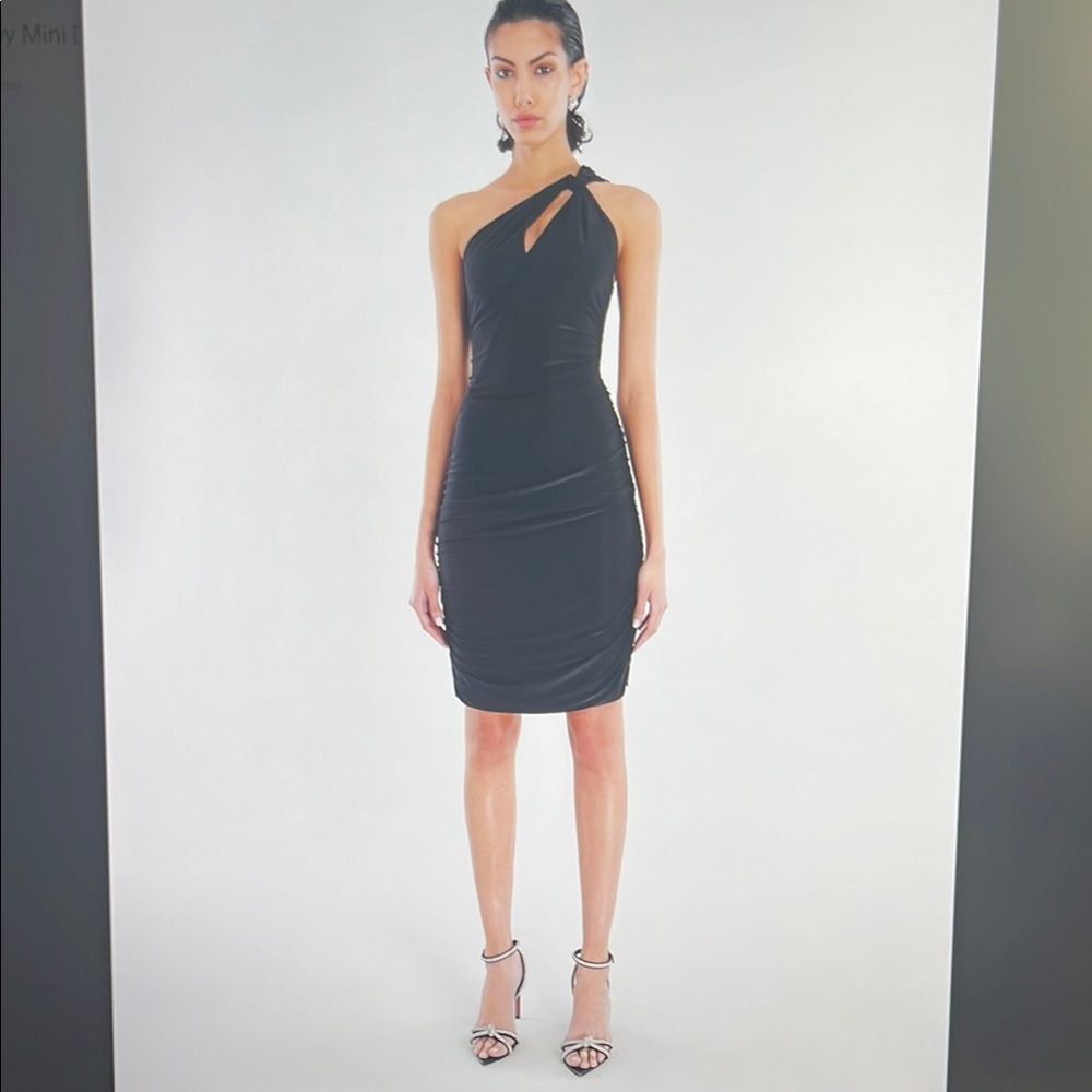BCBGMaxAzria call away Mini Dress
Black One Shoulder Ruched Cocktail Dress